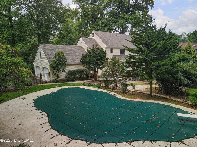 Building Photo - 18 Seven Oaks Dr