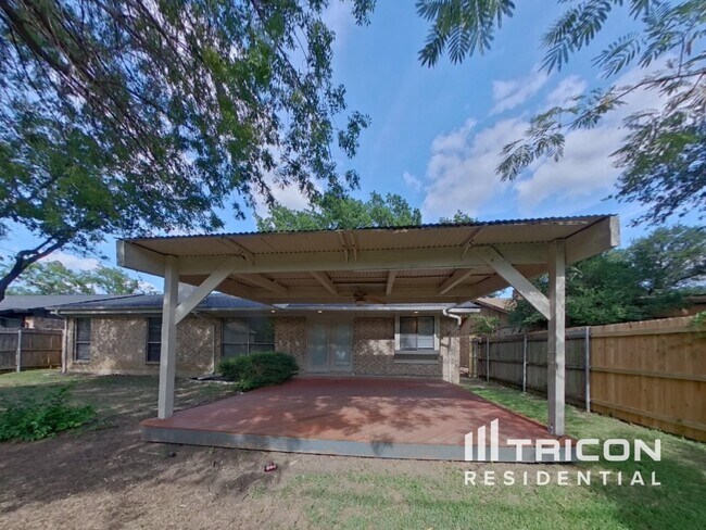 Building Photo - 4708 N Prairieview Ct
