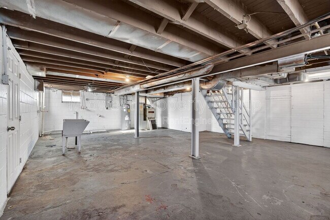 Building Photo - 9923 Jeffrey Dr