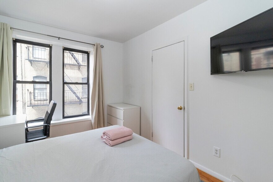 Building Photo - 1819d 2nd Ave