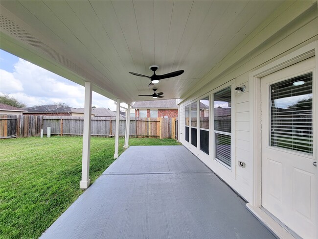 Building Photo - 6730 Wide Creek Dr