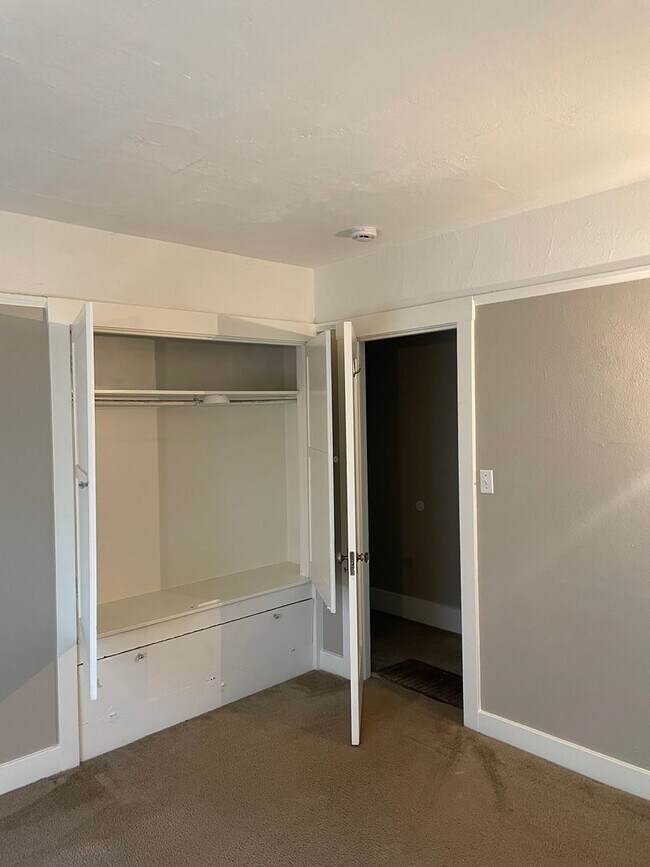Building Photo - 1 Bedroom 1 Bathroom Duplex in Midtown Sac...