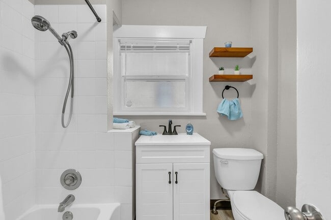 Building Photo - Welcome Home! Charming 3 bedroom Craftsman