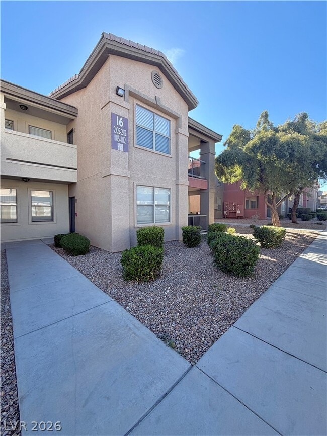 Building Photo - 8000 W Badura Ave