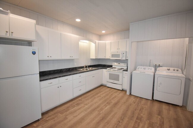 Building Photo - RSTOL3