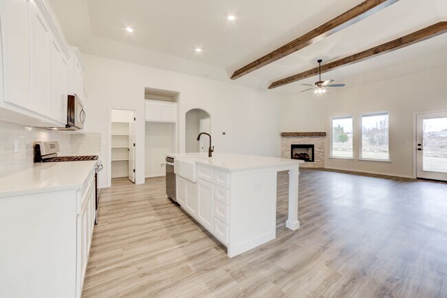 Building Photo - 4 BEDROOM CAPITAL HOME IN SAND SPRINGS!!!