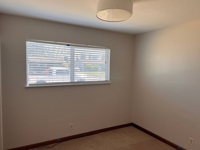 Building Photo - 3 Bedroom home for Rent