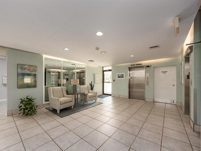 Building Photo - 660 Island Way