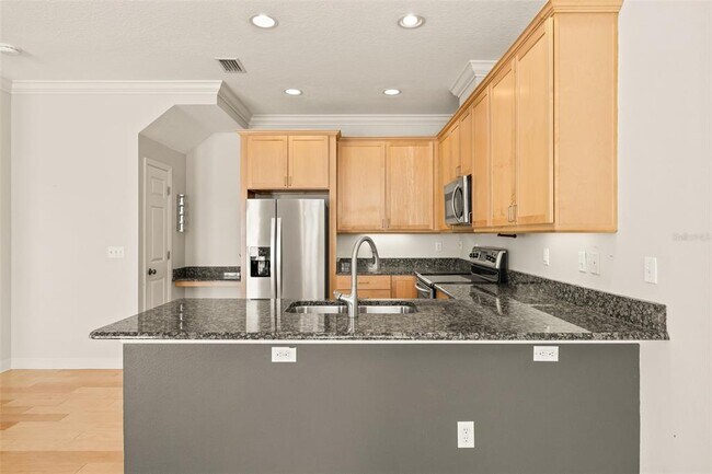 Building Photo - 113 S Melville Ave
