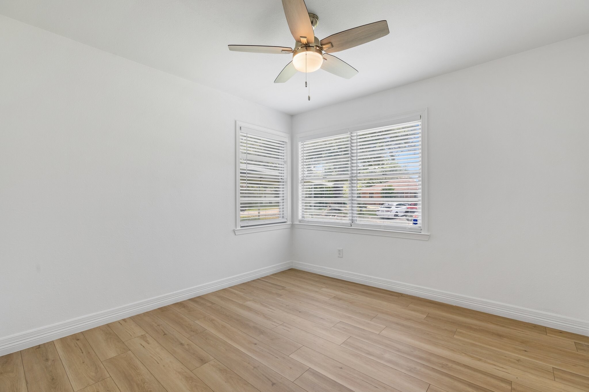 Building Photo - 6315 Thrush Dr