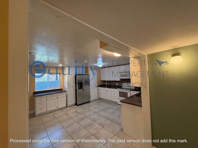 Building Photo - 2027 Kramer Dr
