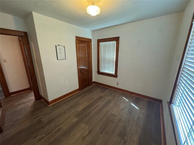 Building Photo - 1107 Bristow St