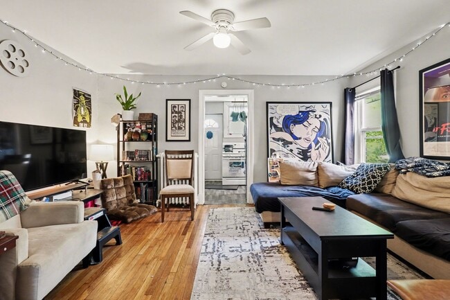 Building Photo - Charming 2BR + Office Home with Fenced Yards & Spacious Living – Available June 2026