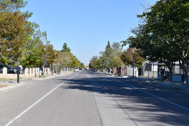 Building Photo - 256 Yale Ave