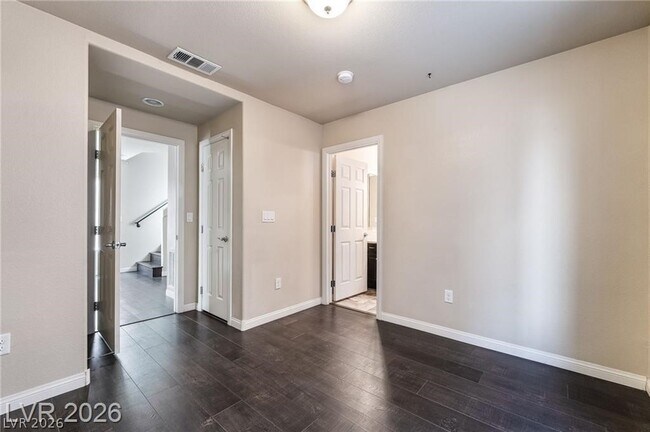 Building Photo - 5282 Ledgewood Creek Ave