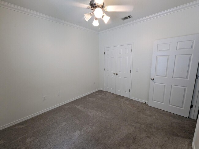 Building Photo - 1537 Bentley Cir