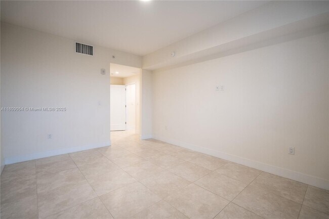Building Photo - 1091 Galiano St