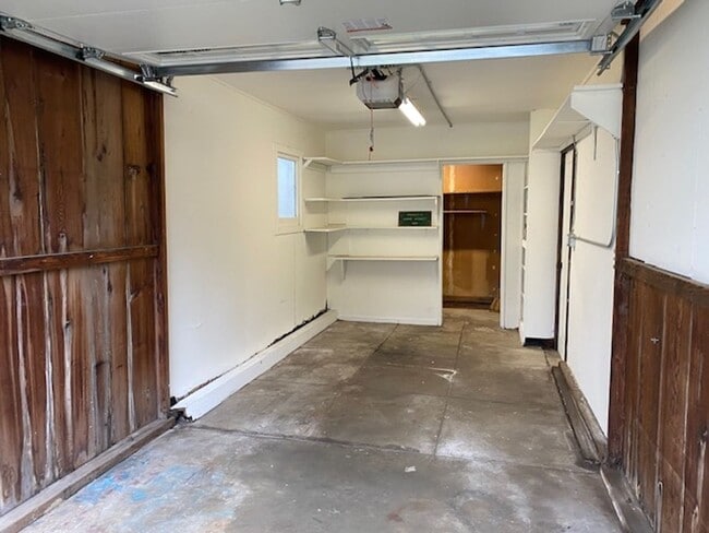 Building Photo - Cozy Pacific Grove Cottage