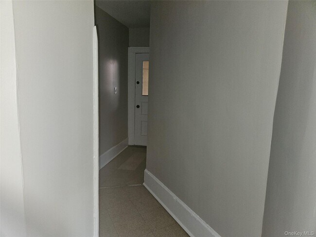 Building Photo - 103 Wickham Ave