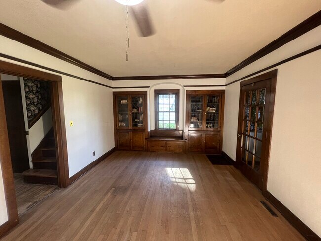 Building Photo - 120 Ridgewood Dr