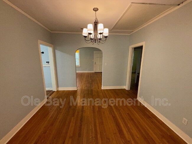 Building Photo - 305 Chidester Ave