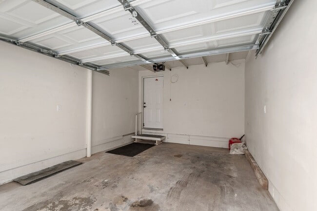 Building Photo - Beachside 3BR Home | Remodeled | AC | Garage Parking | Walk to Boardwalk