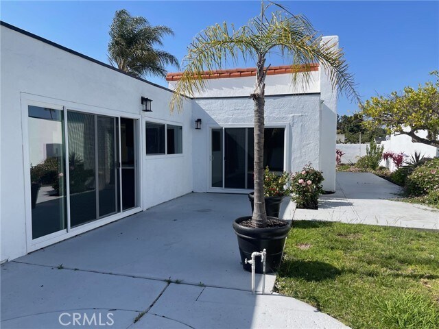Building Photo - 10220 El Monterey Ave