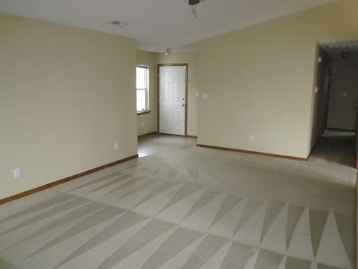 Building Photo - 303 Scranton Ct