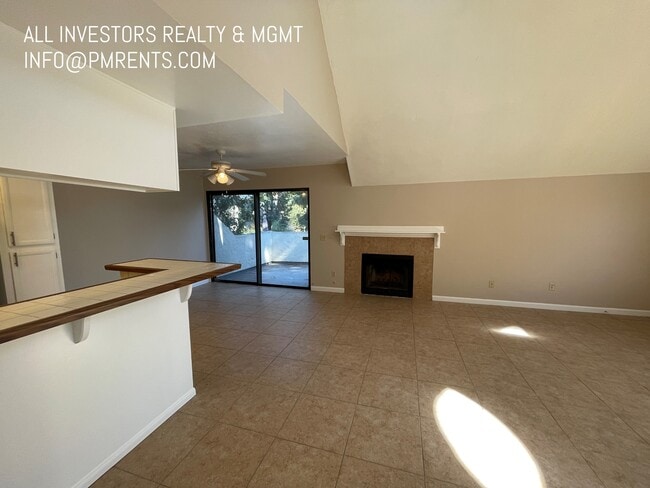 Building Photo - 313 N Melrose Dr