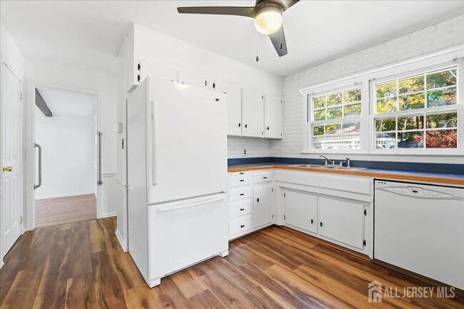 Building Photo - 35 Brooktree Rd