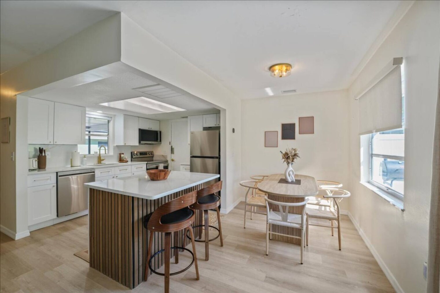 Building Photo - 113 Base Ave W