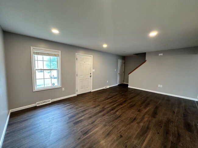 Building Photo - 206 Lighthouse Dr