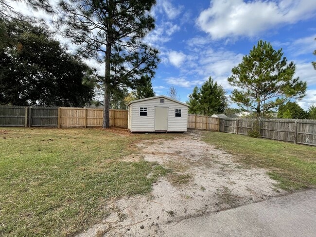 Building Photo - House for Rent
