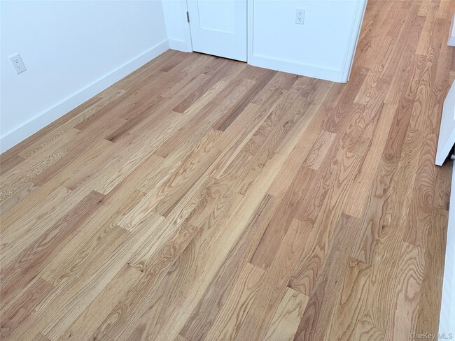 Building Photo - 40-18 50th Ave