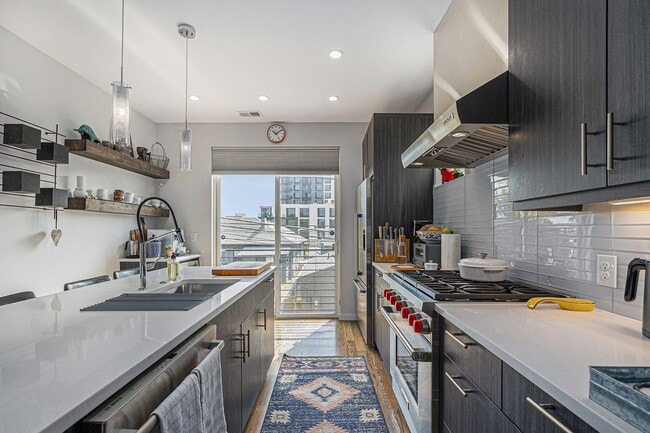 Building Photo - End unit Townhome with Stunning Views from...