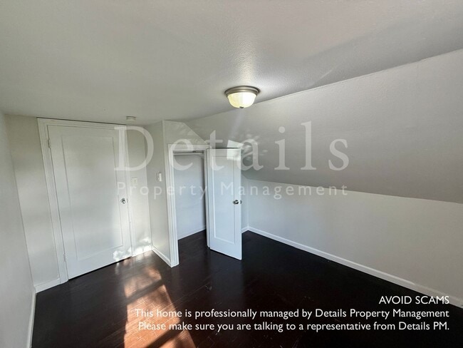 Building Photo - 5 Bedroom 2 Story With Basement!