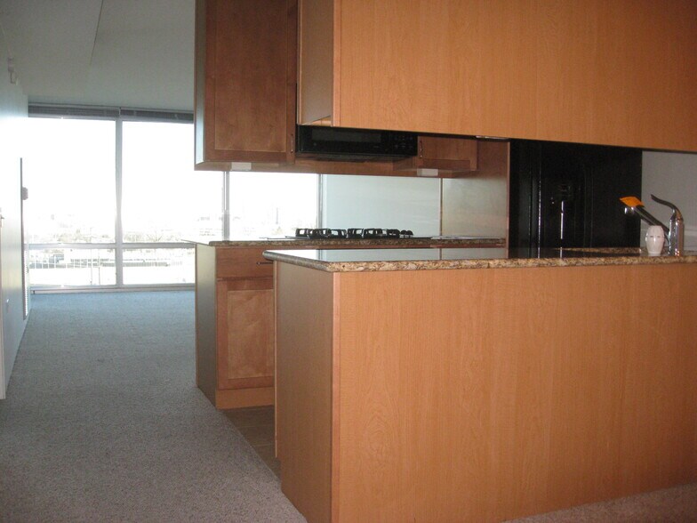 Building Photo - 9715 Woods Dr