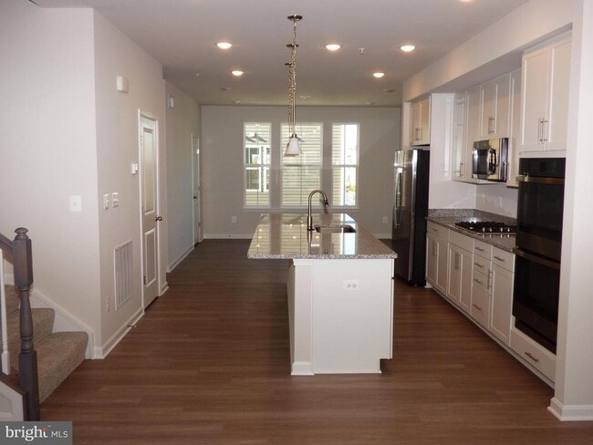 Building Photo - 2583 Hopton Ln