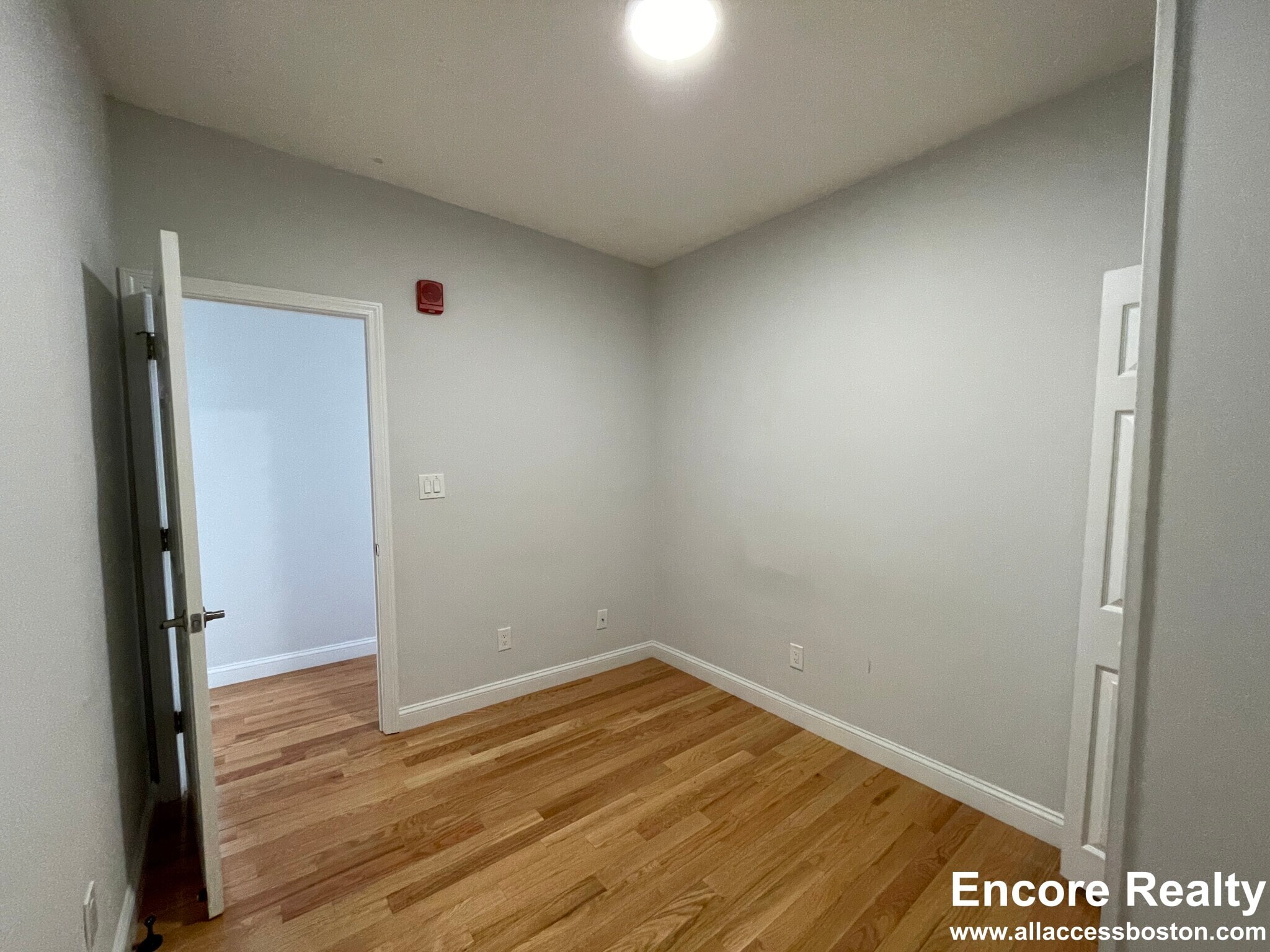 Building Photo - 108 Peterborough St