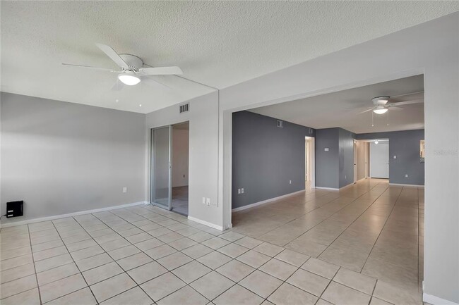 Building Photo - 4452 Garnet Dr