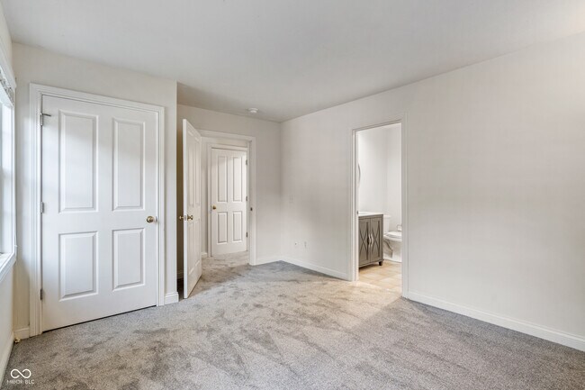 Building Photo - 12735 Edgemont Way