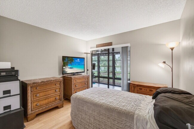 Building Photo - 15496 Lakes of Delray Blvd