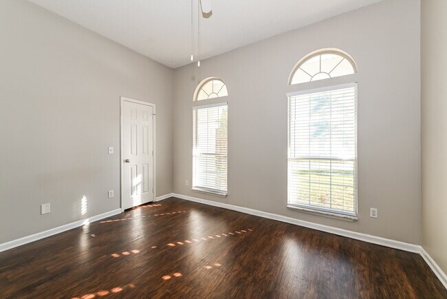 Building Photo - 11181 Coldfield Dr