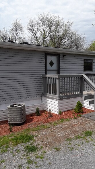 Building Photo - 9622 Clovercroft Rd