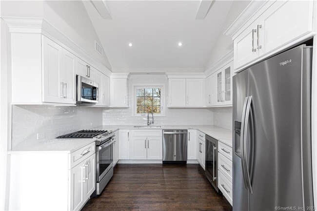 Building Photo - 36 Poe Ct