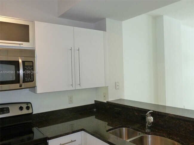 Building Photo - 7350 SW 89th St