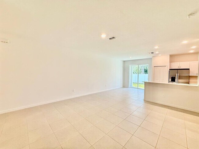 Building Photo - 10409 GOLDEN SANDS Ave