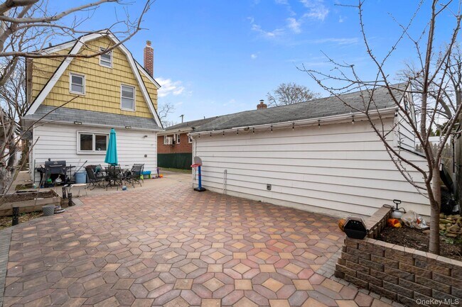 Building Photo - 14-28-28 156th St