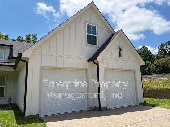 Building Photo - 239 McLaughlin Dr