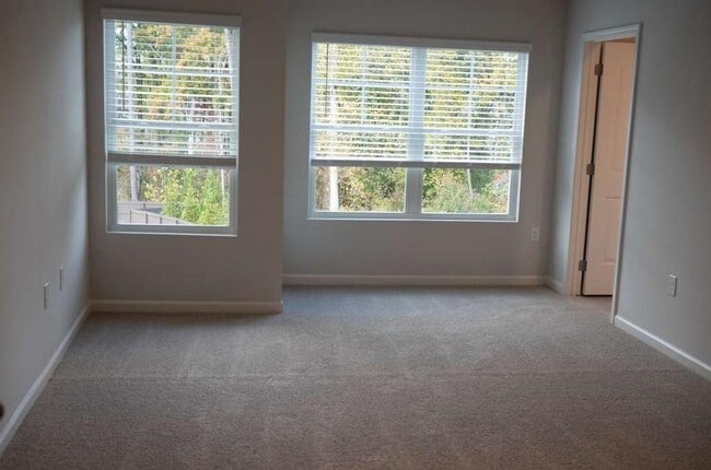 Building Photo - 2495 Poppy Ct